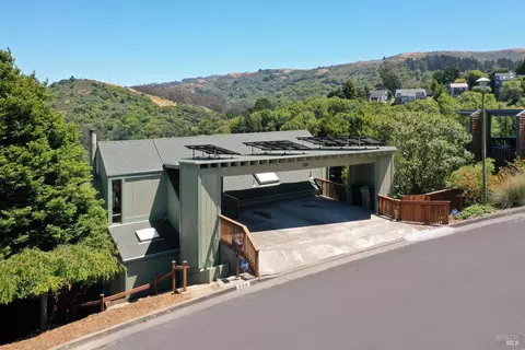 324 Deertrail Ln, Mill Valley, CA 94941 photo 2