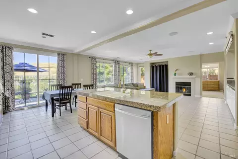 1552 Landmark Dr, Vallejo, CA 94591 photo 13