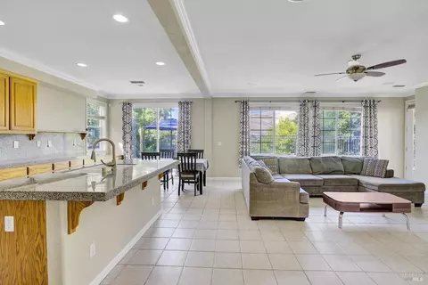 1552 Landmark Dr, Vallejo, CA 94591 photo 11