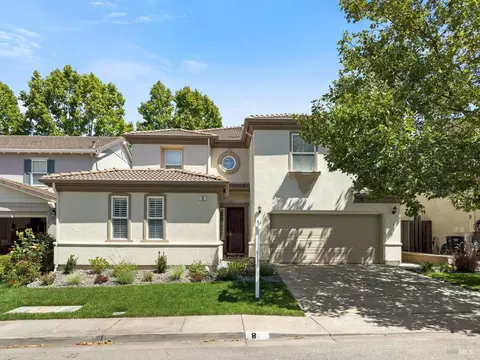 8 Marblehead Ln, Novato, CA 94949