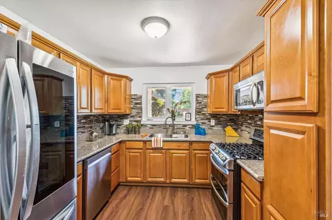 390 E Pacific Ave, Fairfield, CA 94533 photo 8