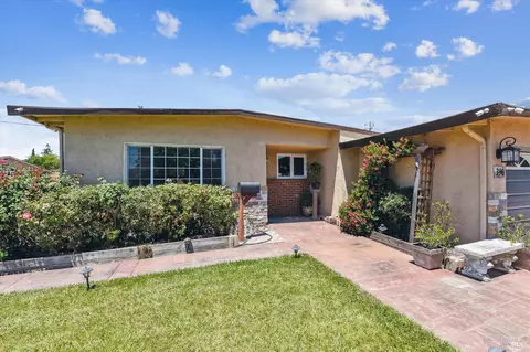 390 E Pacific Ave, Fairfield, CA 94533