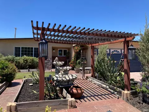 390 E Pacific Ave, Fairfield, CA 94533 photo 3