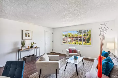 390 E Pacific Ave, Fairfield, CA 94533 photo 7