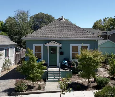 407 Oak St, Petaluma, CA 94952 photo 3