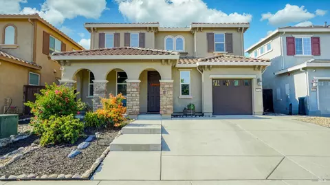 220 Kodiak Dr, Vacaville, CA 95687