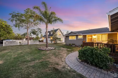1073 Ludwig Ave, Santa Rosa, CA 95407