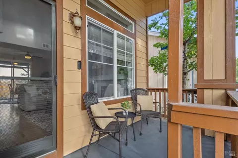 2485 Meda Ave, Santa Rosa, CA 95404