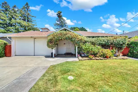 2622 Adrian St, Napa, CA 94558
