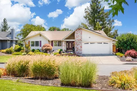 332 Oak Leaf Cir, Santa Rosa, CA 95409
