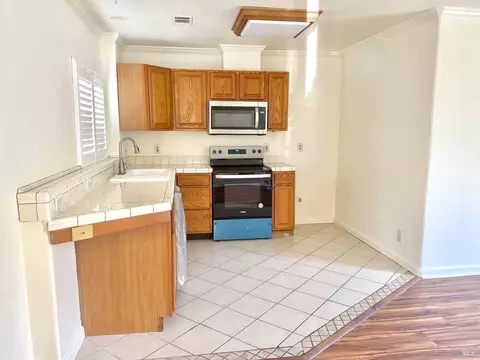 917 12 Washington St, Fairfield, CA 94533 photo 3