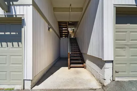 129 Lands End Ct, Vallejo, CA 94591 photo 2