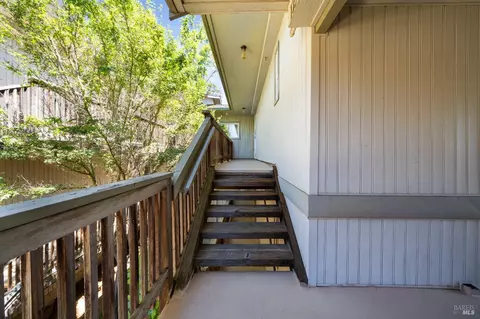 129 Lands End Ct, Vallejo, CA 94591 photo 3