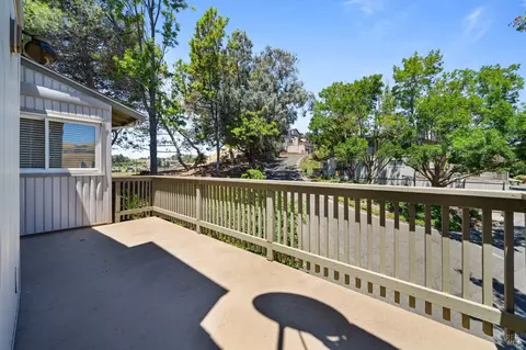 129 Lands End Ct, Vallejo, CA 94591 photo 10