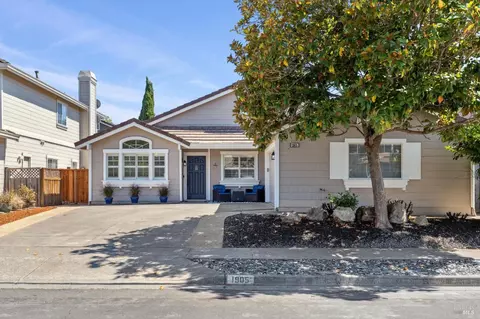 1905 Bristol St, Petaluma, CA 94954