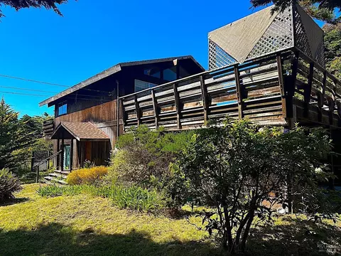 24861 Ward Ave, Fort Bragg, CA 95437