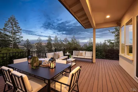 3748 Fox Hill Pl, Santa Rosa, CA 95404