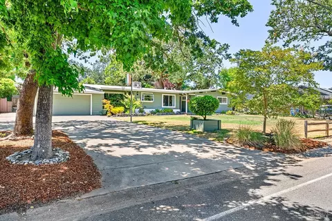 255 Piezzi Rd, Santa Rosa, CA 95401
