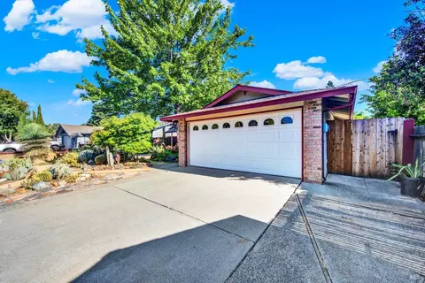 297 Cascade Dr, Vacaville, CA 95687 photo 5