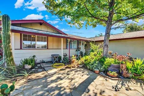 297 Cascade Dr, Vacaville, CA 95687 photo 6