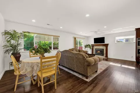 297 Cascade Dr, Vacaville, CA 95687 photo 12