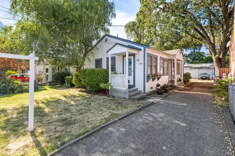 718-720 Charles St, Santa Rosa, CA 95404