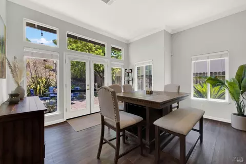 Dining - 2104 Fieldcrest Ave, Fairfield, CA 94534 photo 3 of 3