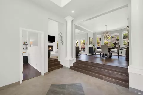 Entry Way - 2104 Fieldcrest Ave, Fairfield, CA 94534 photo 2 of 11