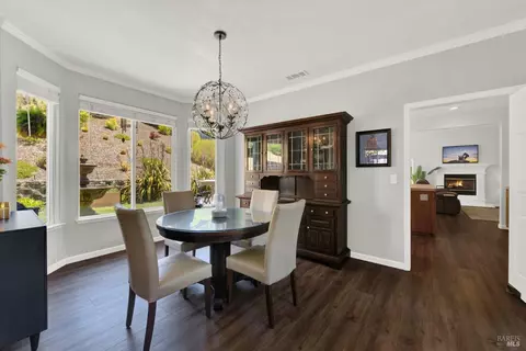 Dining - 2104 Fieldcrest Ave, Fairfield, CA 94534 photo 2 of 3