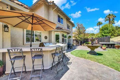 Exterior - 2104 Fieldcrest Ave, Fairfield, CA 94534 photo 16 of 19