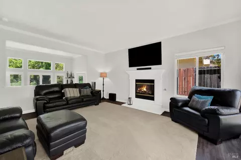 Living - 2104 Fieldcrest Ave, Fairfield, CA 94534 photo 1 of 3