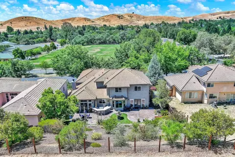 View/Area - 2104 Fieldcrest Ave, Fairfield, CA 94534 photo 2 of 5