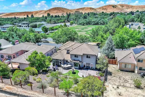 View/Area - 2104 Fieldcrest Ave, Fairfield, CA 94534 photo 3 of 5