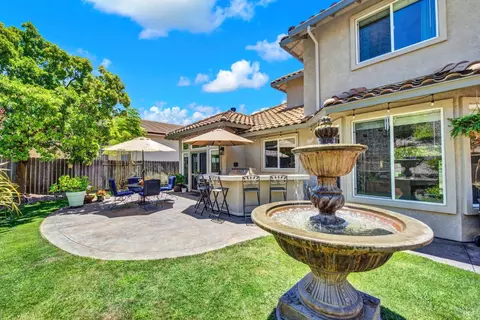 Exterior - 2104 Fieldcrest Ave, Fairfield, CA 94534 photo 11 of 19