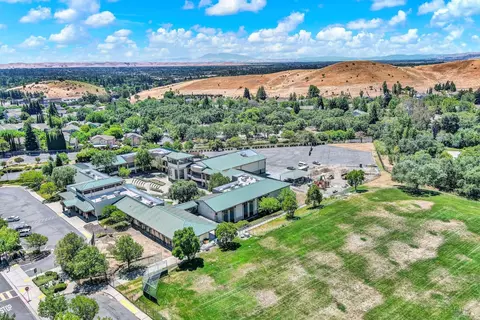View/Area - 2104 Fieldcrest Ave, Fairfield, CA 94534 photo 5 of 5