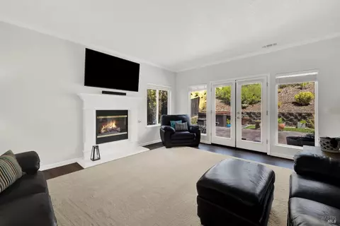 Living - 2104 Fieldcrest Ave, Fairfield, CA 94534 photo 3 of 3