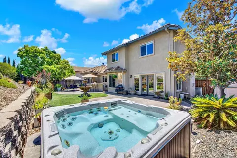 Exterior - 2104 Fieldcrest Ave, Fairfield, CA 94534 photo 9 of 19