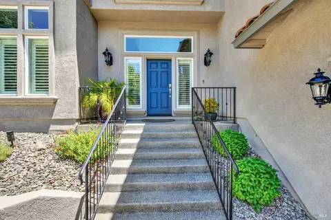 Entry Way - 2104 Fieldcrest Ave, Fairfield, CA 94534 photo 1 of 11