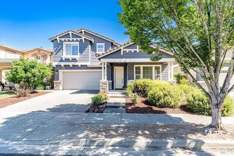 1331 Birdie Dr, Windsor, CA 95492