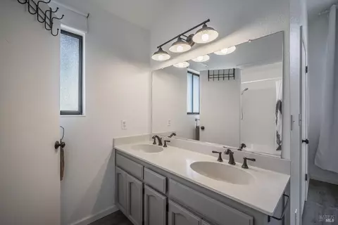9356 Jessica Dr, Windsor, CA 95492 photo 9