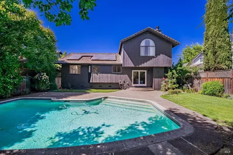 9356 Jessica Dr, Windsor, CA 95492