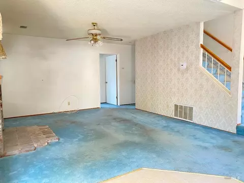Living - 642 Hawk Dr, Vacaville, CA 95687 photo 9 of 10