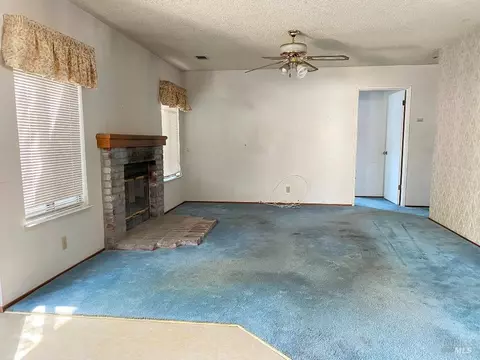 Living - 642 Hawk Dr, Vacaville, CA 95687 photo 10 of 10