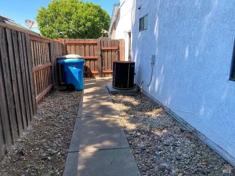 Exterior - 642 Hawk Dr, Vacaville, CA 95687 photo 27 of 28