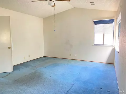 Bedroom - 642 Hawk Dr, Vacaville, CA 95687 photo 5 of 12