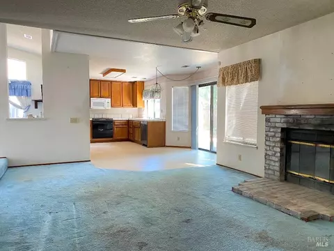 Living - 642 Hawk Dr, Vacaville, CA 95687 photo 6 of 10