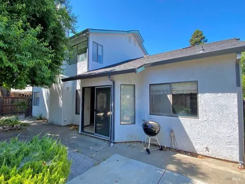 Exterior - 642 Hawk Dr, Vacaville, CA 95687 photo 8 of 28
