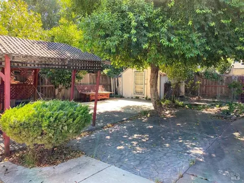 Exterior - 642 Hawk Dr, Vacaville, CA 95687 photo 16 of 28