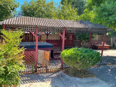 Exterior - 642 Hawk Dr, Vacaville, CA 95687 photo 17 of 28