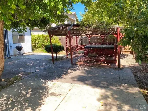 Exterior - 642 Hawk Dr, Vacaville, CA 95687 photo 18 of 28